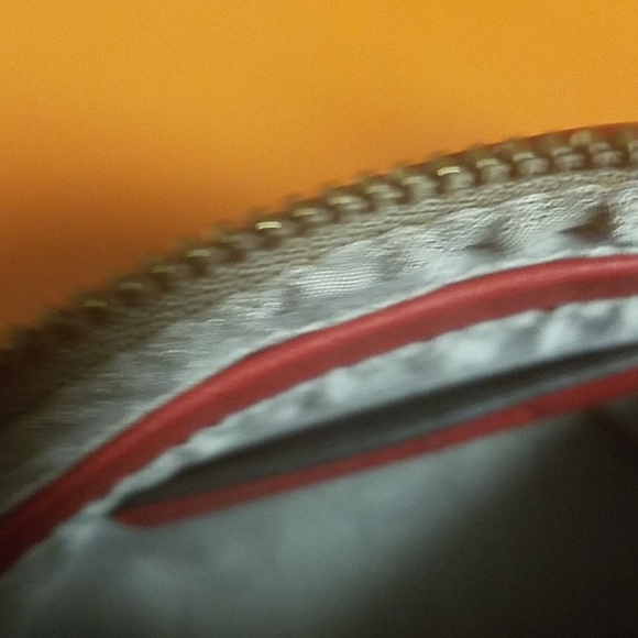 Michael Kors signature wristlet - Picture 5 of 6